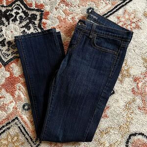 Women’s Slim Straight Jeants